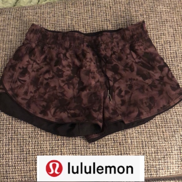 lululemon athletica Pants - LULULEMON reversible shorts